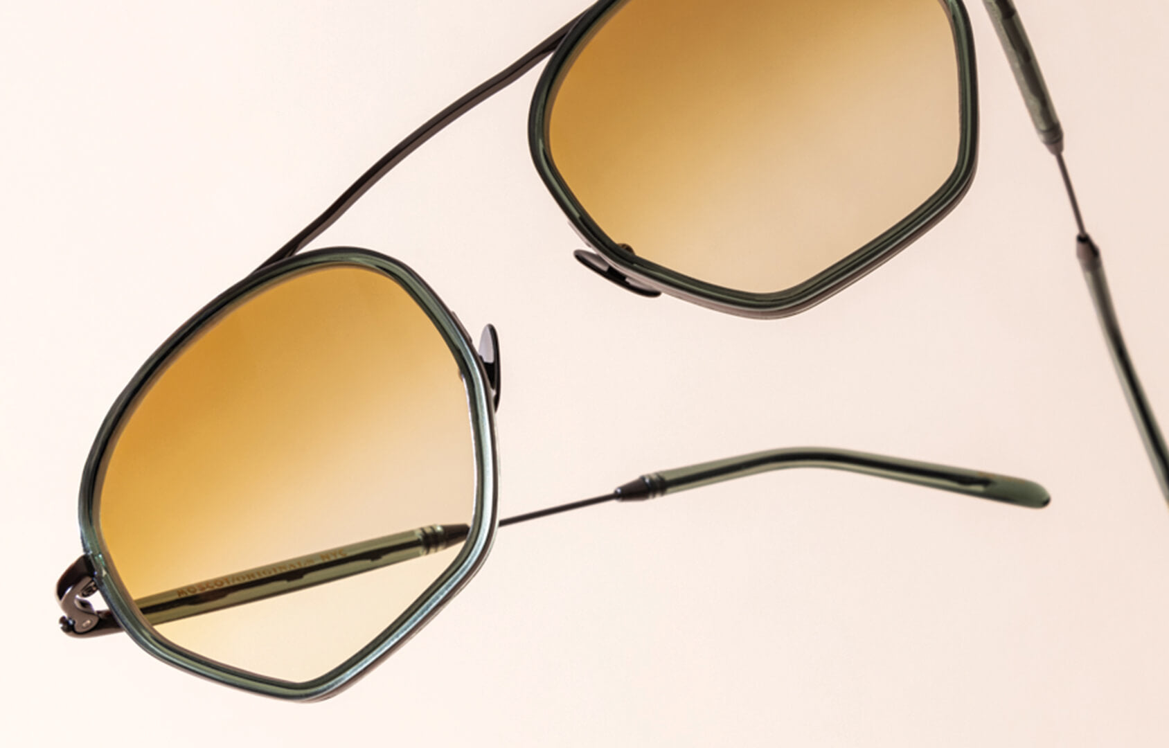 マハーシャラ・アリ｜THE DOV、クーゲル＆MILTZEN – MOSCOT NYC SINCE 1915