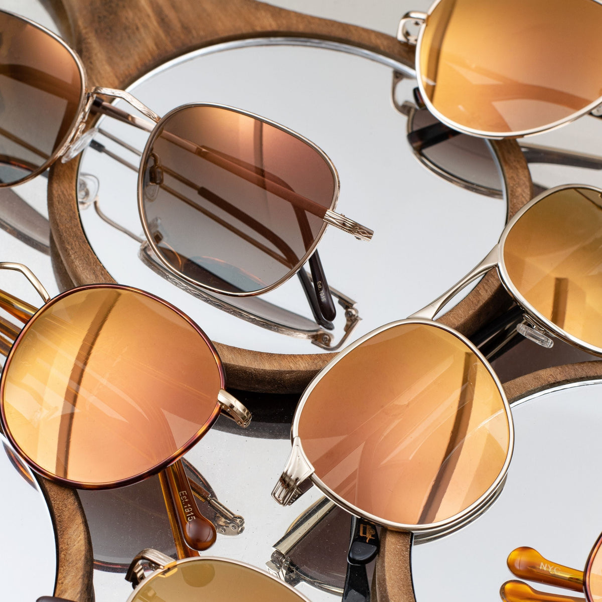 MOSCHINOGradient Gold Mirror Sunglasses
MOS096/S 05X2/JL 57 Gold Grandpa Double Bridge Metal Gradient Sunglasses with  main image 4