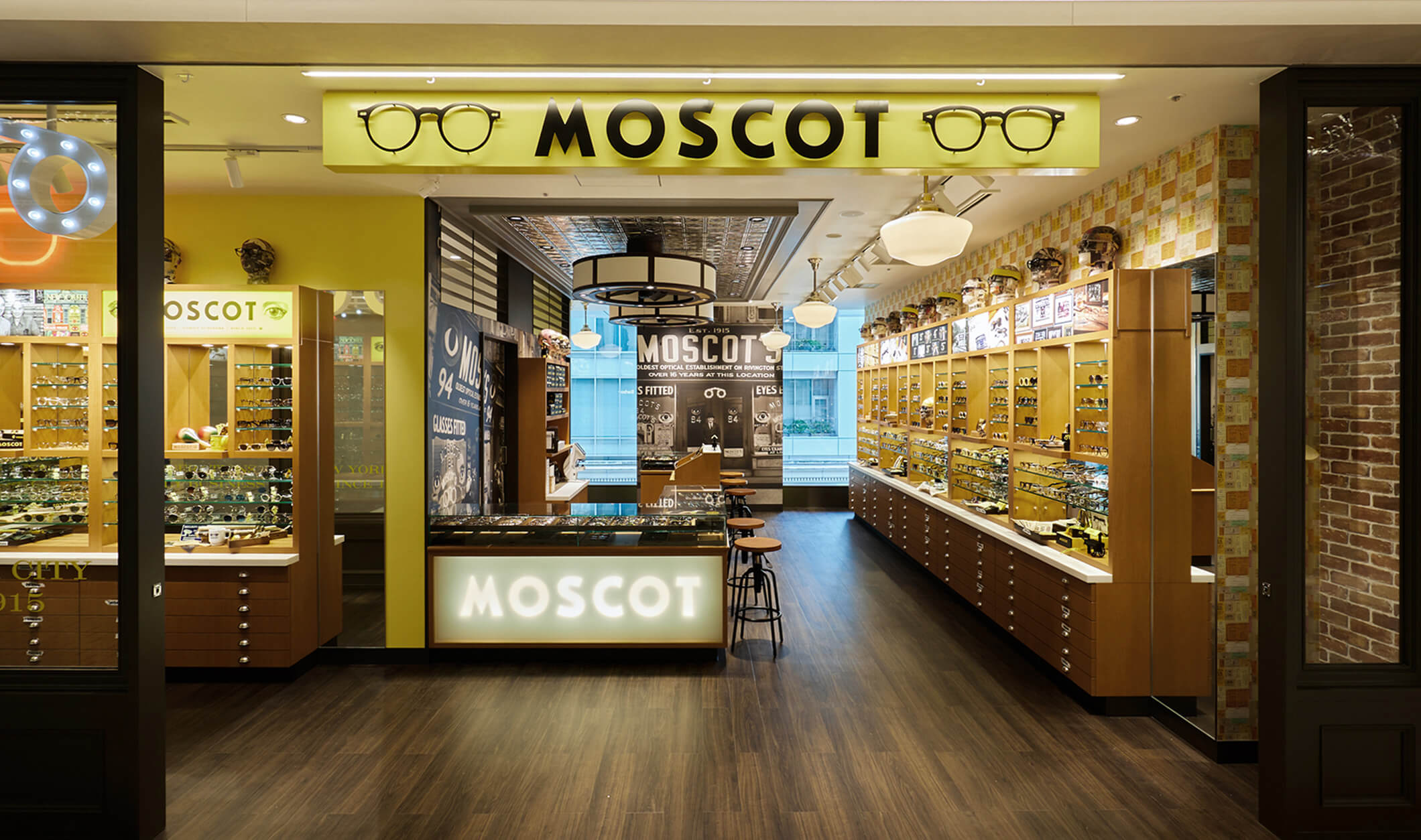 The MOSCOT Takanawa Shop Exterior