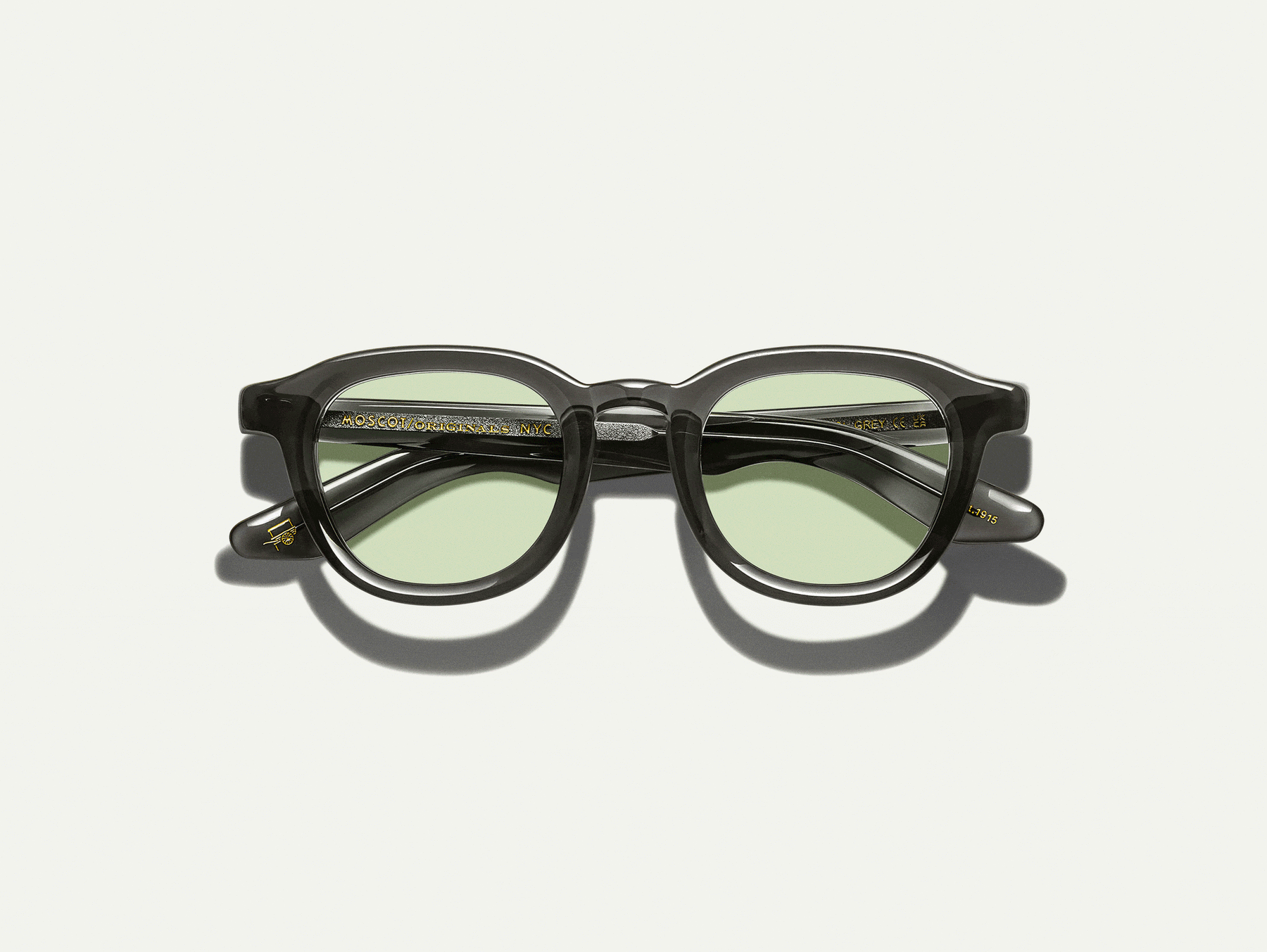 The DAHVEN in Grey with GREEN+ Tint