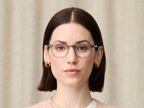 Model is wearing The ARTHUR in size 48 in Light Blue