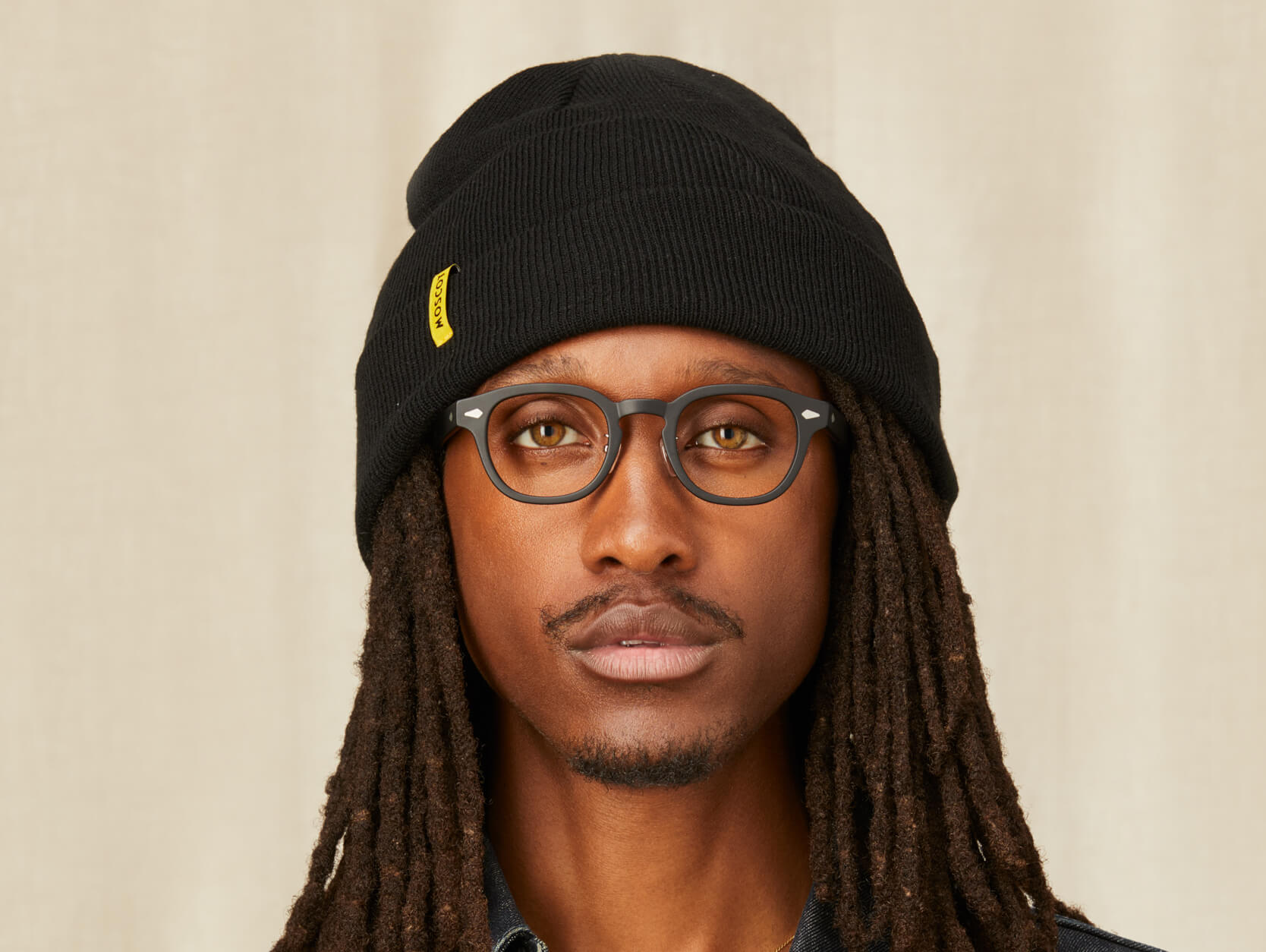 Model is wearing The BEANIE in Black