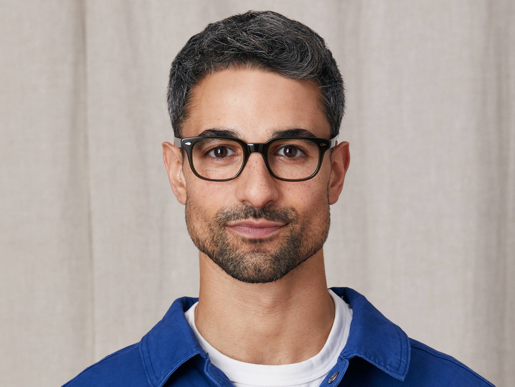 Model is wearing The BOYCHIK in size 49 in Dark Green