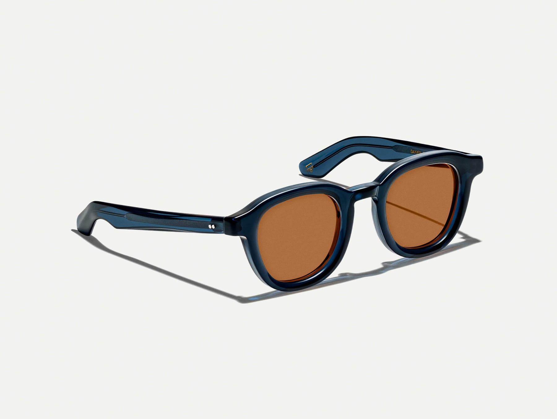 The DAHVEN in Navy with AMBER+ Tint