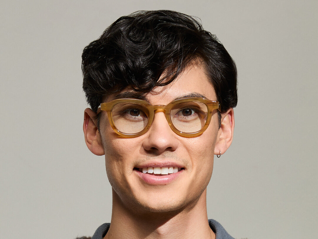 Model is wearing The DAHVEN in Blonde size 47 with BLUE+ Tinted Lenses