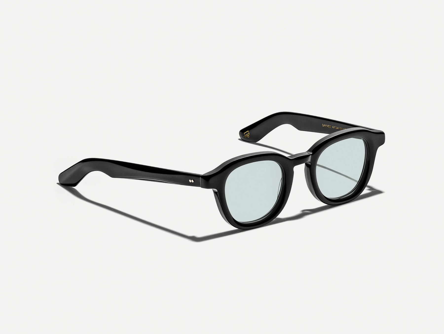 The DAHVEN in Black with BLUE+ Tint