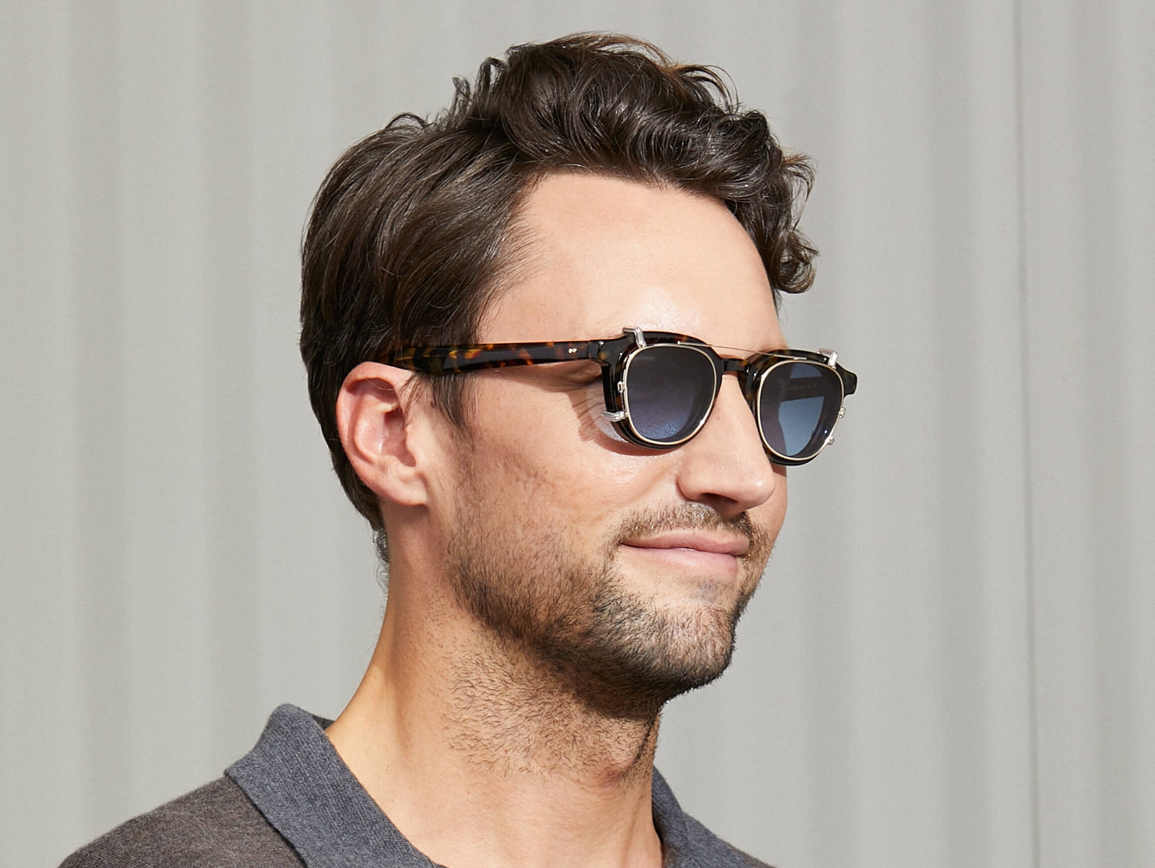 DAHVENクリップ ゴールド（カスタムメイドティント™付き） |MOSCOT