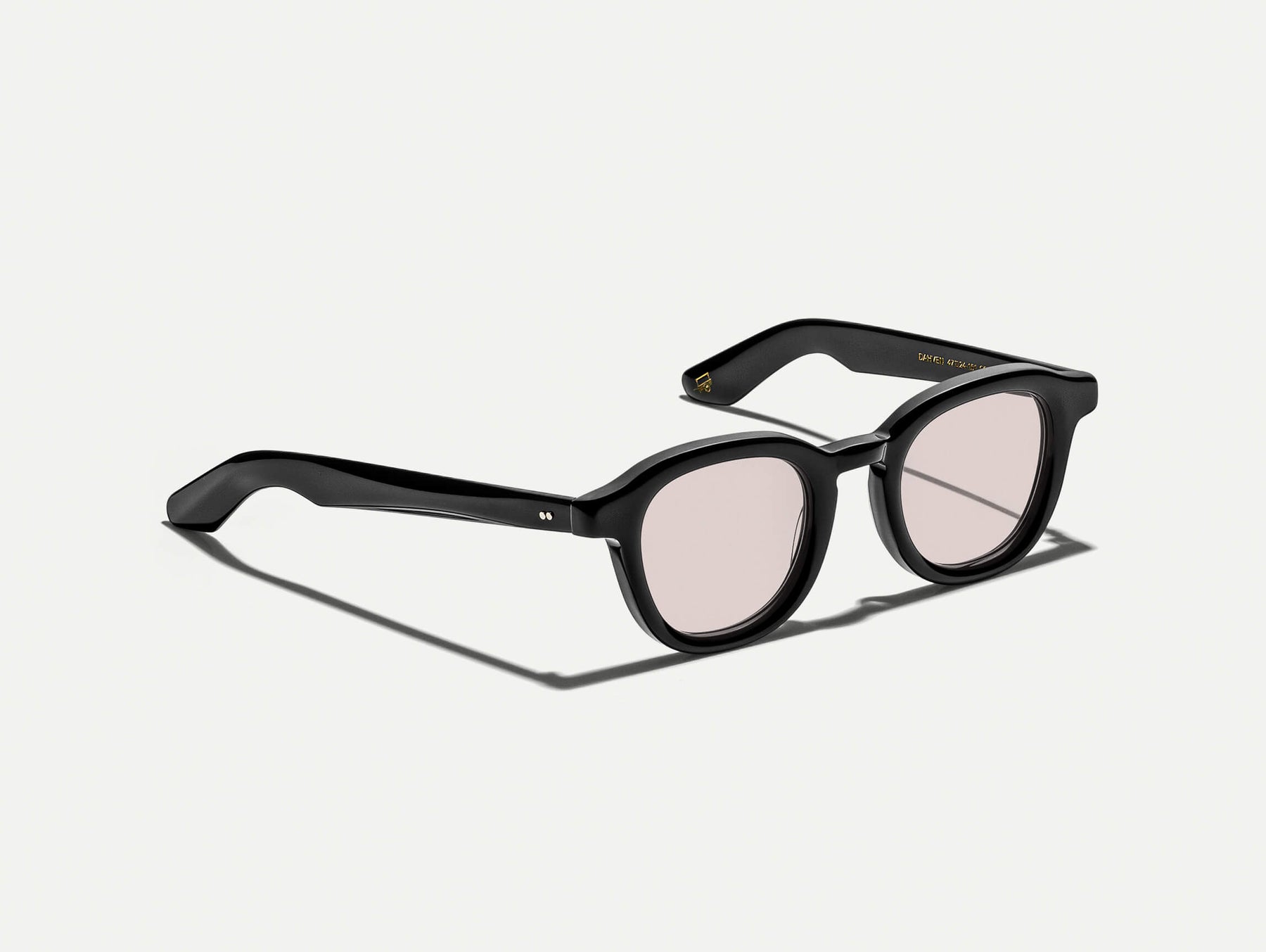 The DAHVEN in Black with ROSE+ Tint