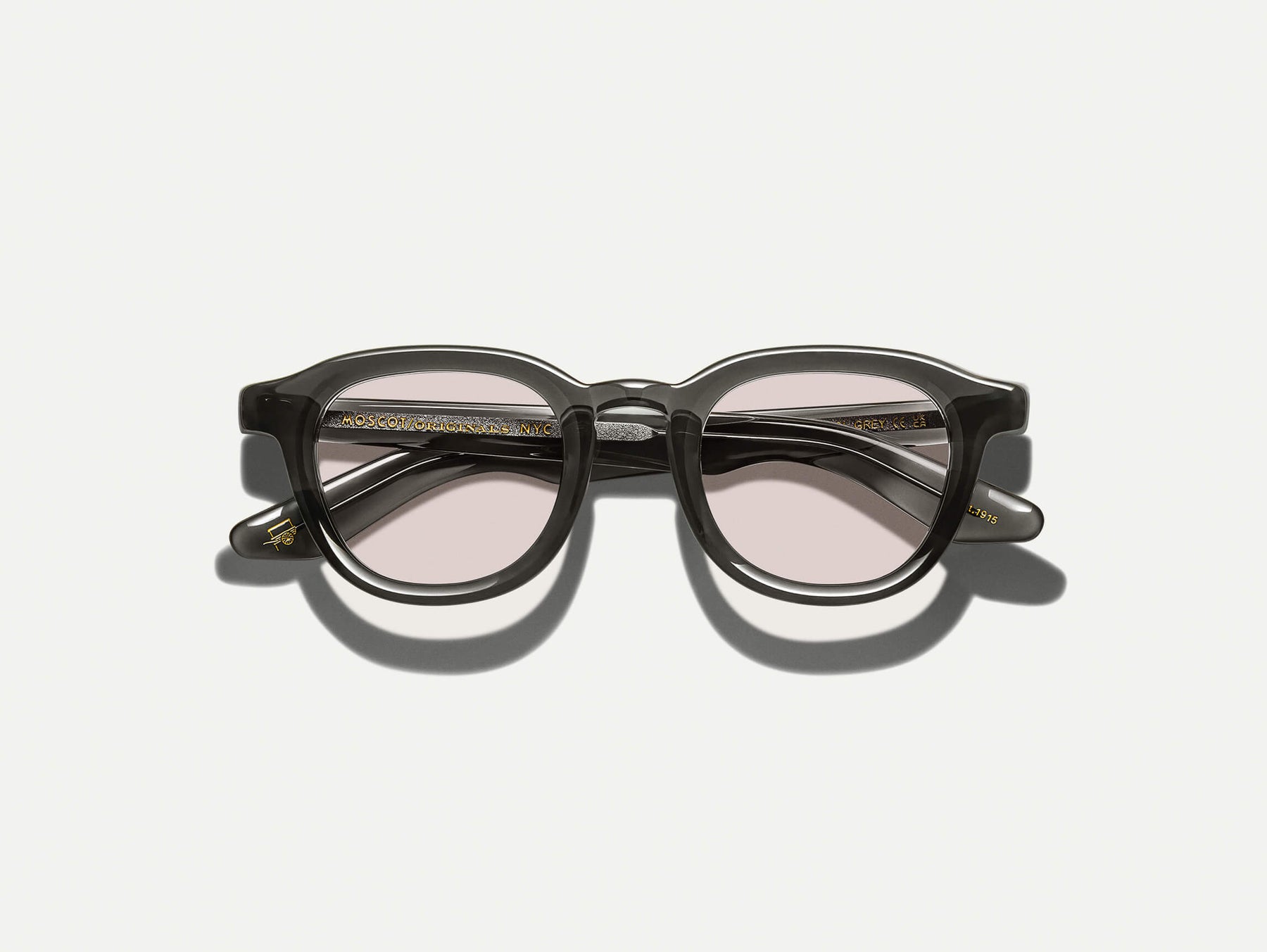 The DAHVEN in Grey with ROSE+ Tint
