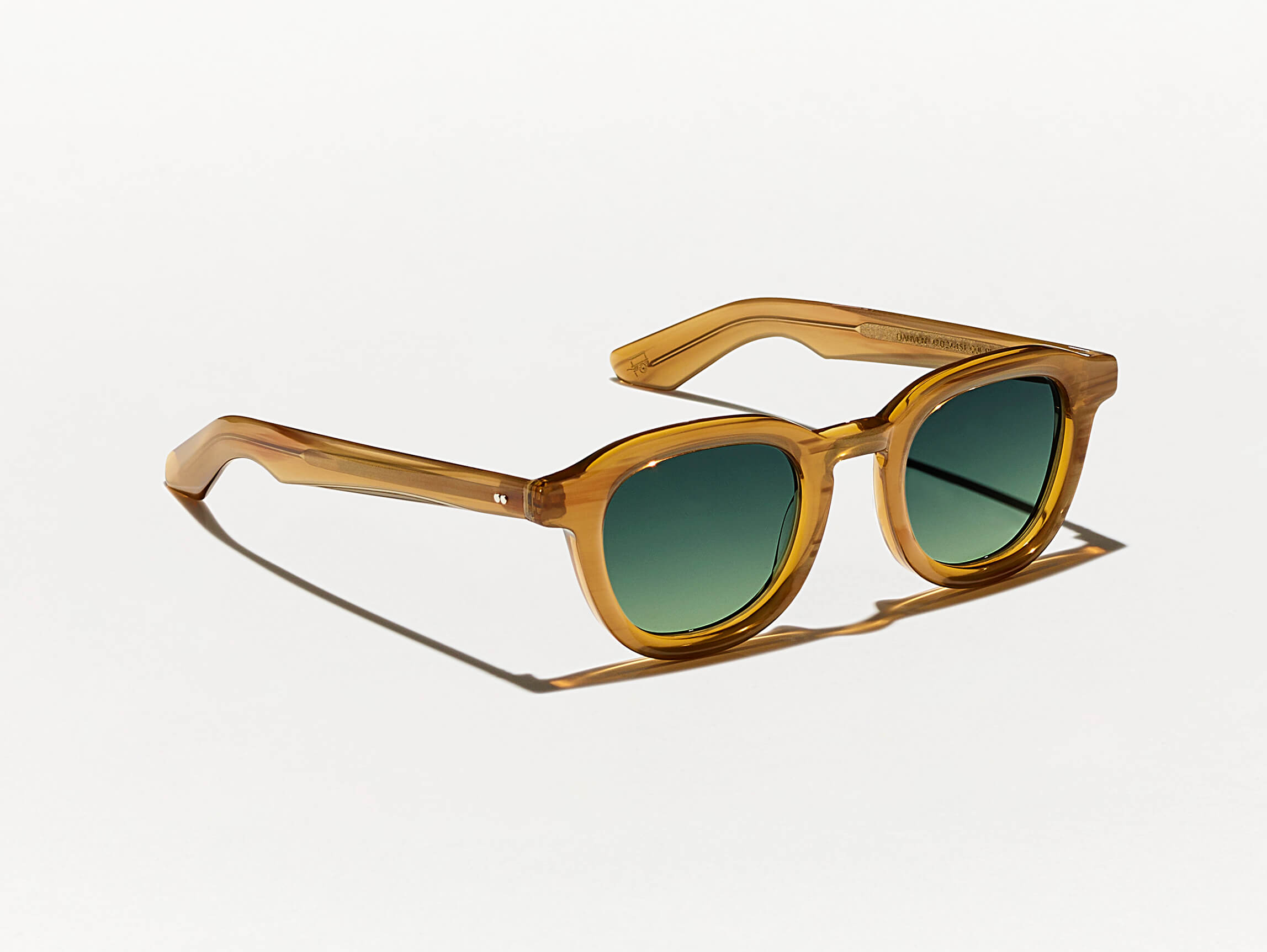#color_blonde | The DAHVEN SUN in Blonde with Forest Wood Tinted Lenses