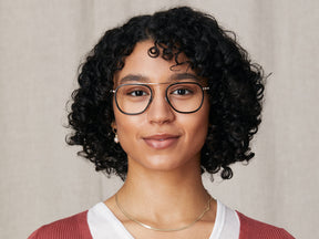 Model is wearing The FANAGLE in size 53 in Black/Silver