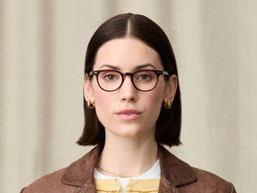 Model is wearing The FEVEL in size 46 in Burgundy