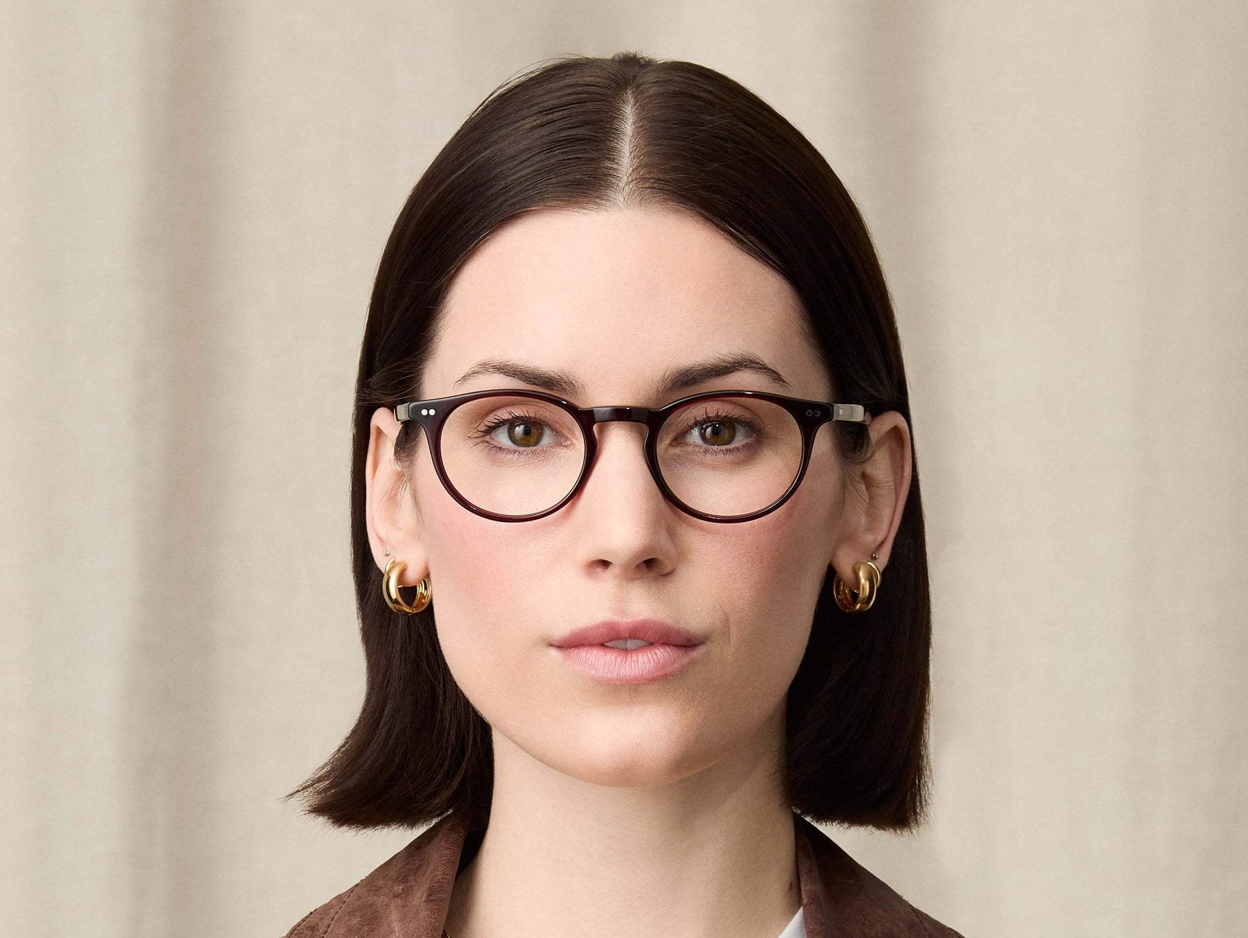 Model is wearing The FRANKIE in size 48 in Burgundy