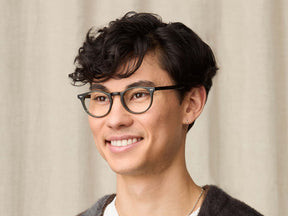 Model is wearing The FRANKIE in size 48 in Dark Green