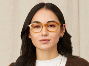 Model is wearing The GATKES in size 49 in Blonde