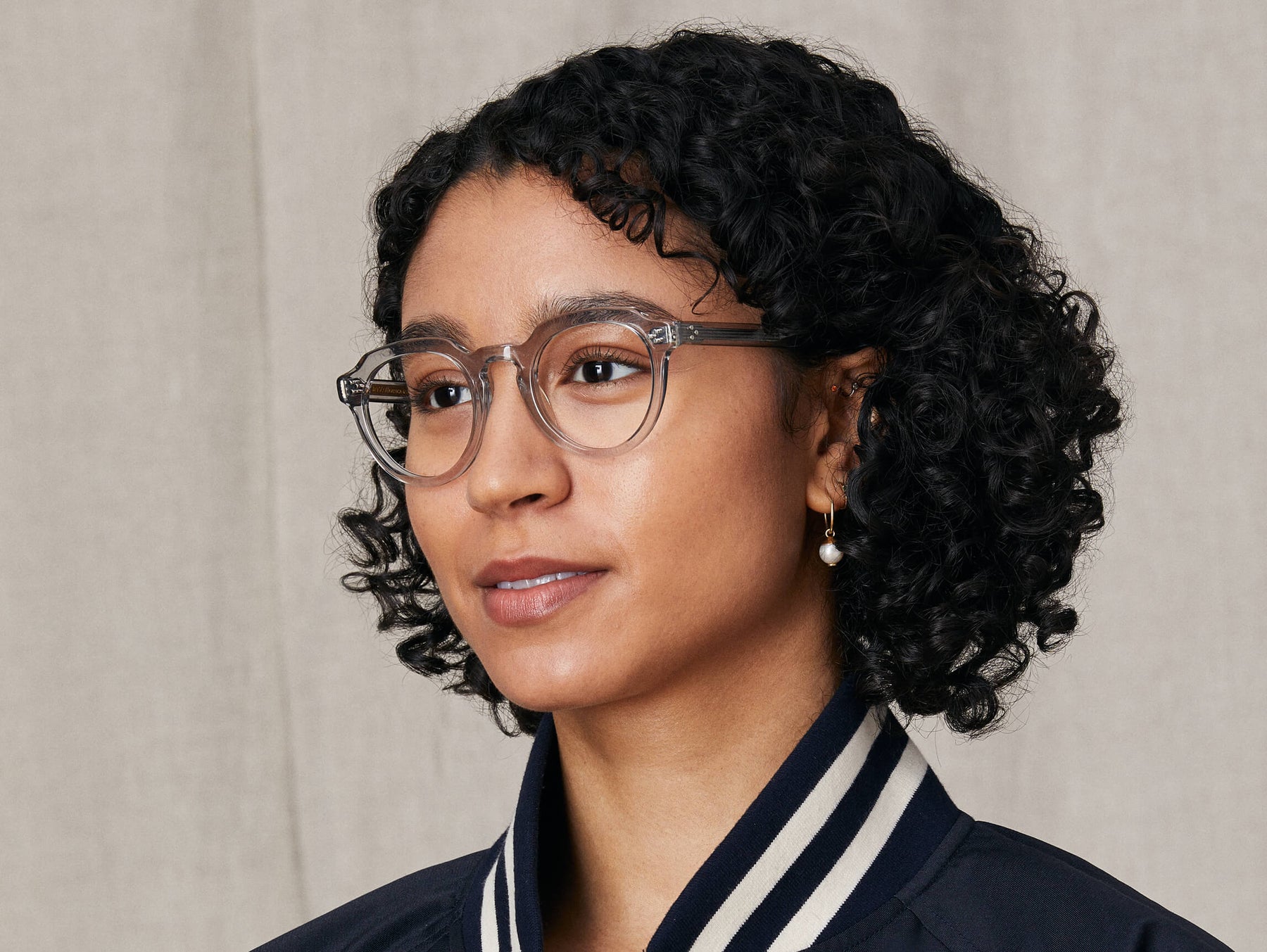 Model is wearing The GAVOLT in size 48 in Light Grey