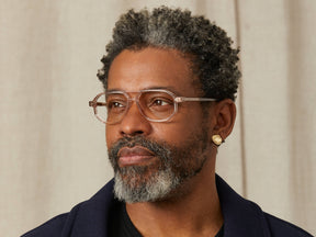 Model is wearing The GAZEEKTAL in size 55 in Burnt Rose