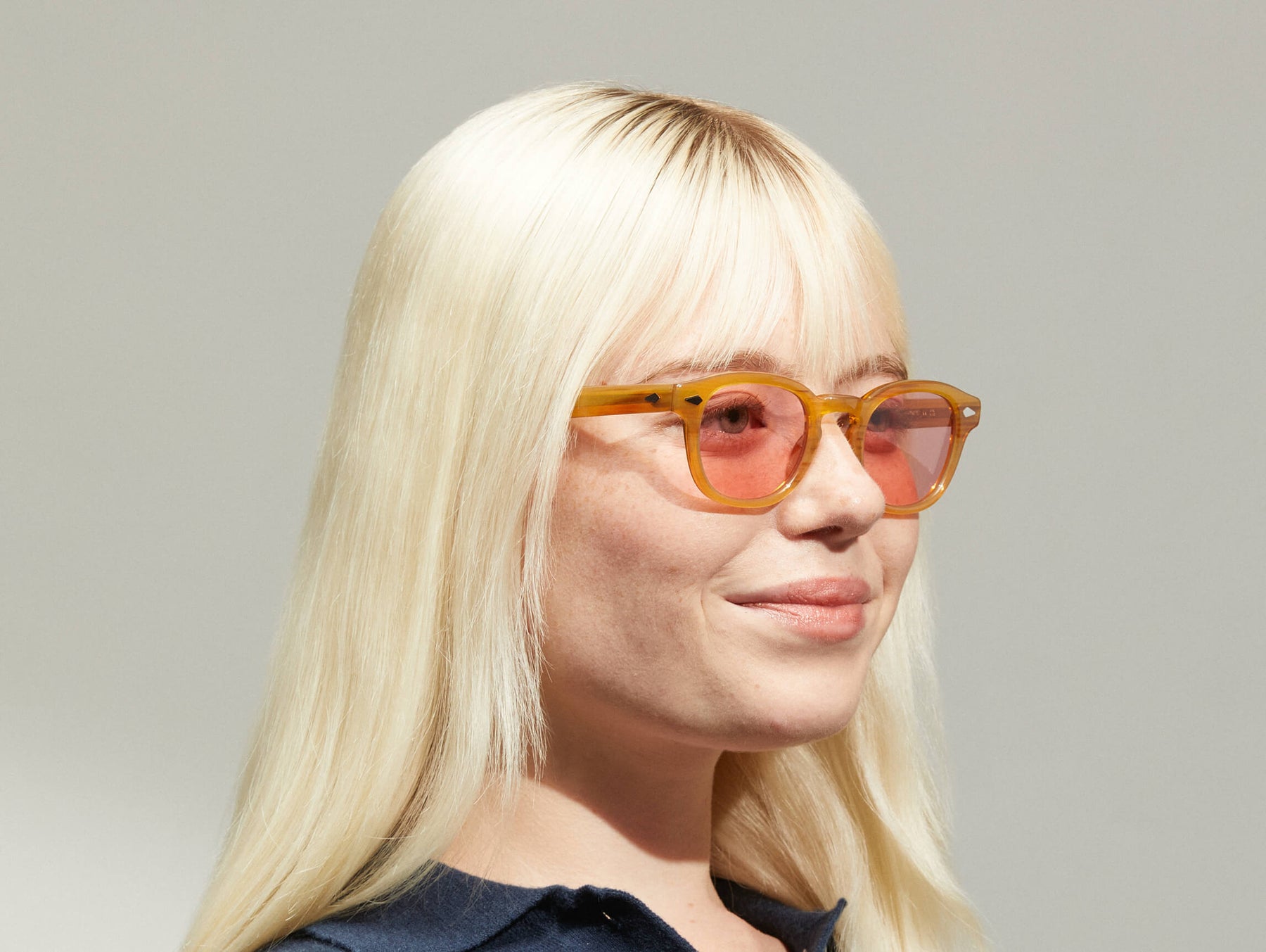 Model is wearing The LEMTOSH in  Blonde size 46 with ROSE+ Tinted Lenses