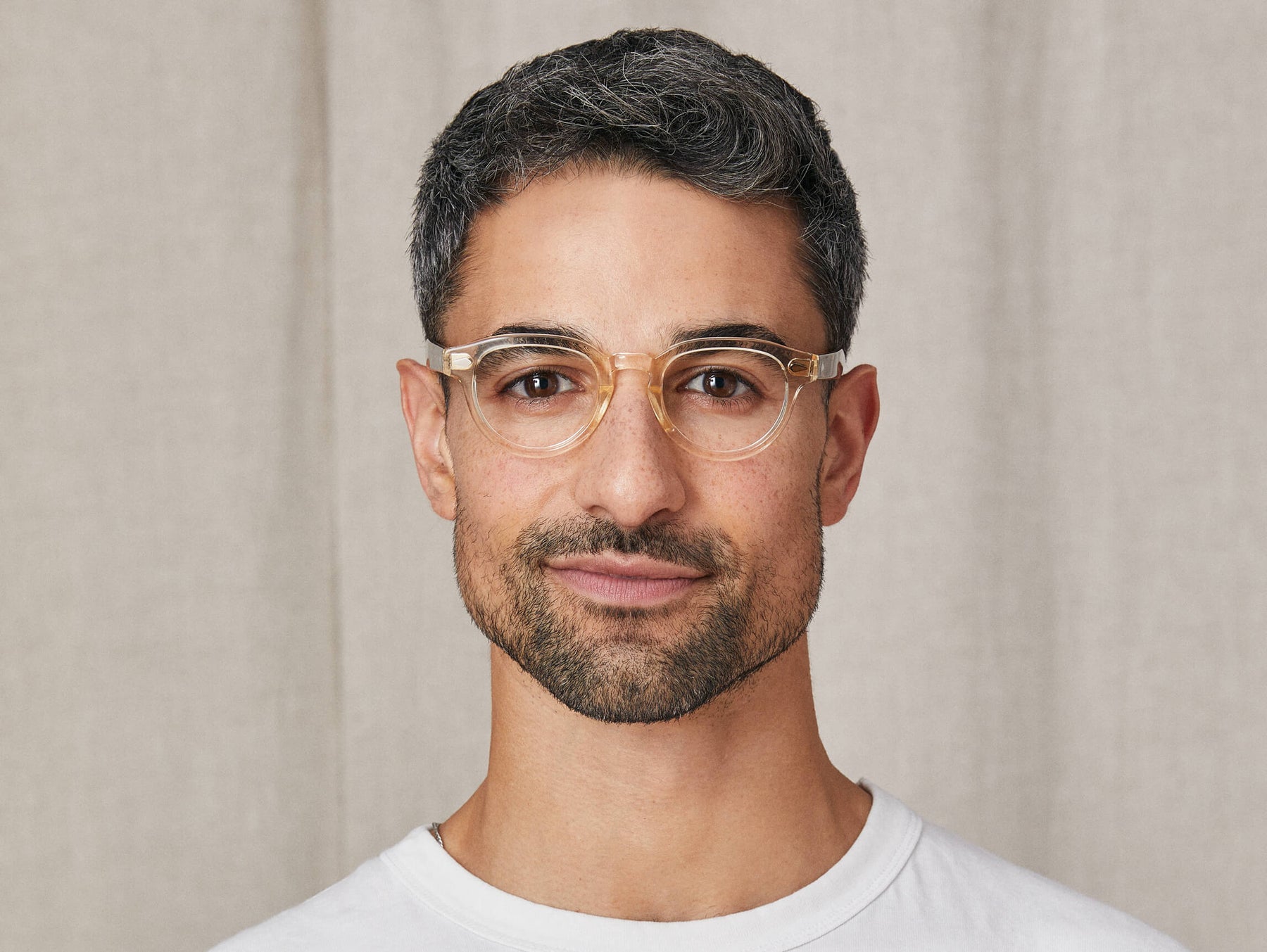 Model is wearing The MAYDELA in size 46 in Flesh/Tortoise