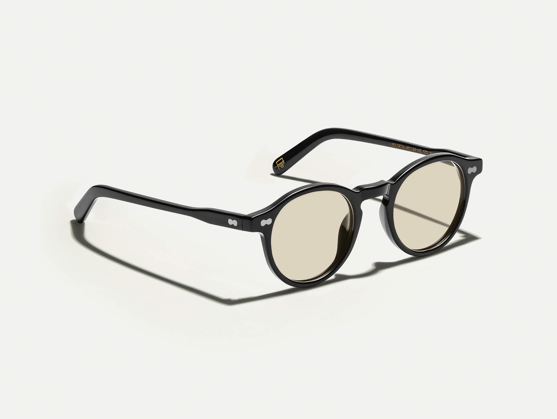 The MILTZEN in Black with AMBER+ Lenses