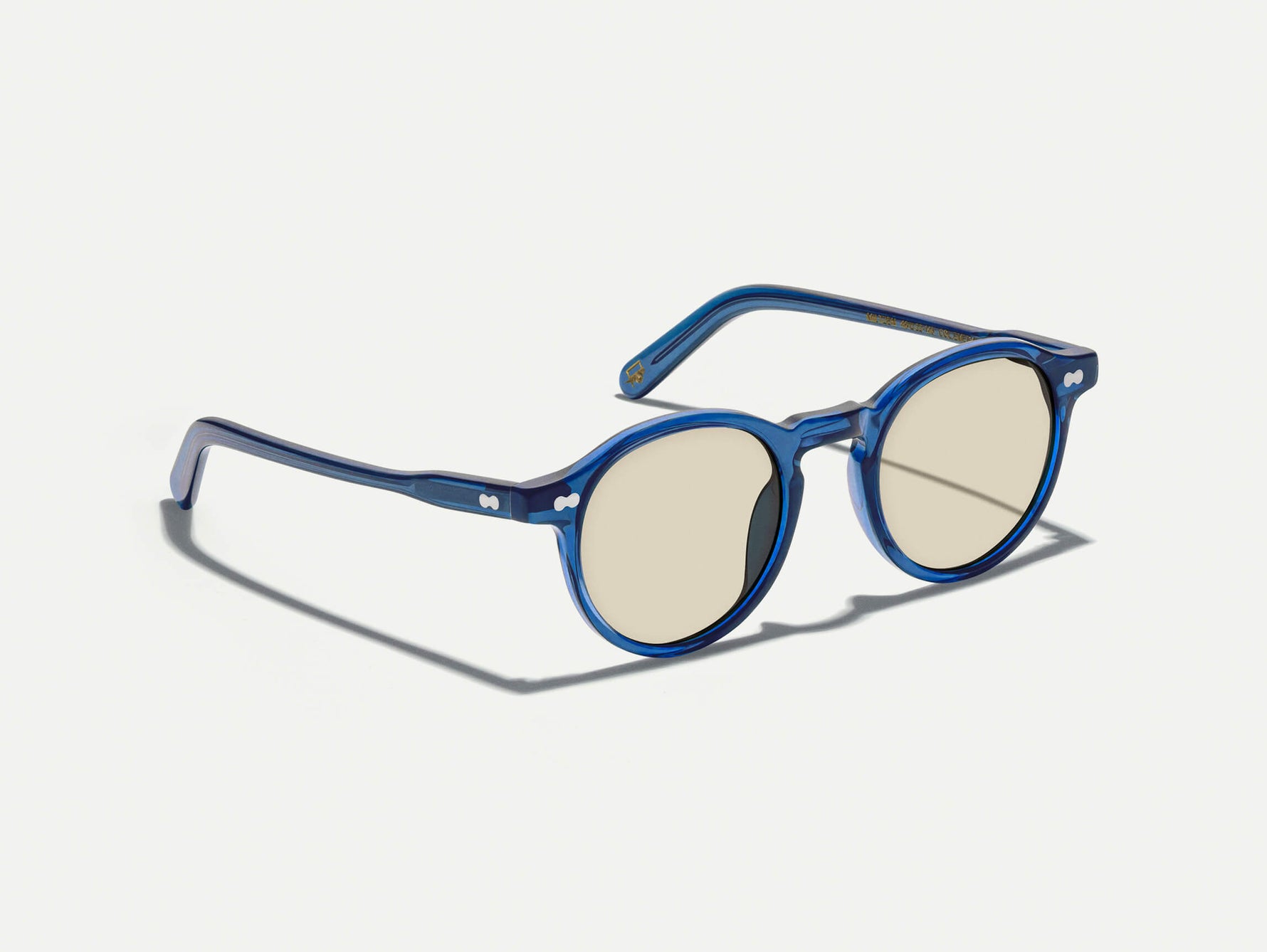 The MILTZEN in Sapphire with AMBER+ Lenses