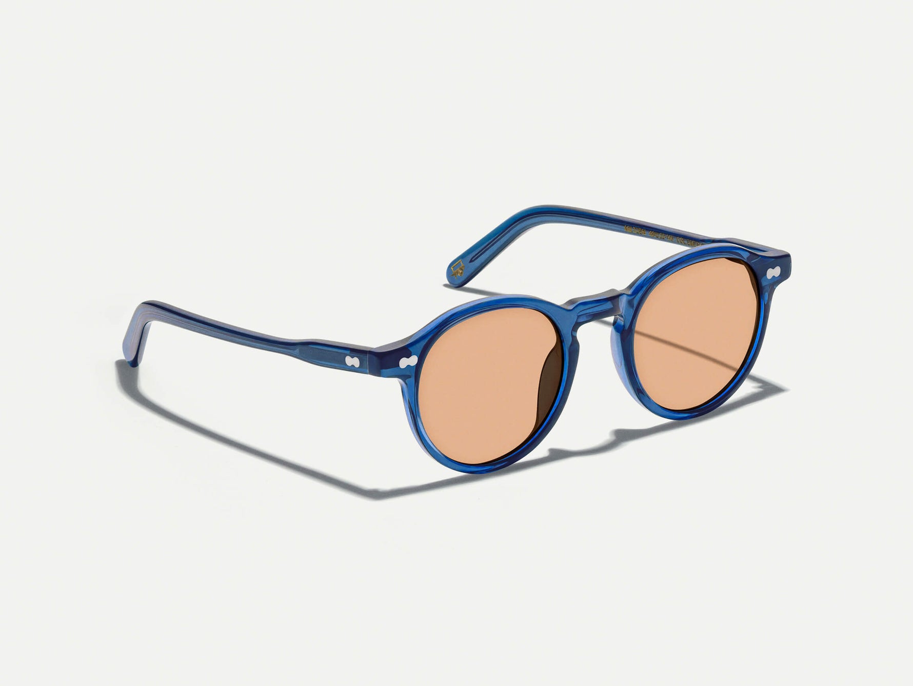 The MILTZEN in Sapphire with AMBER+ Lenses