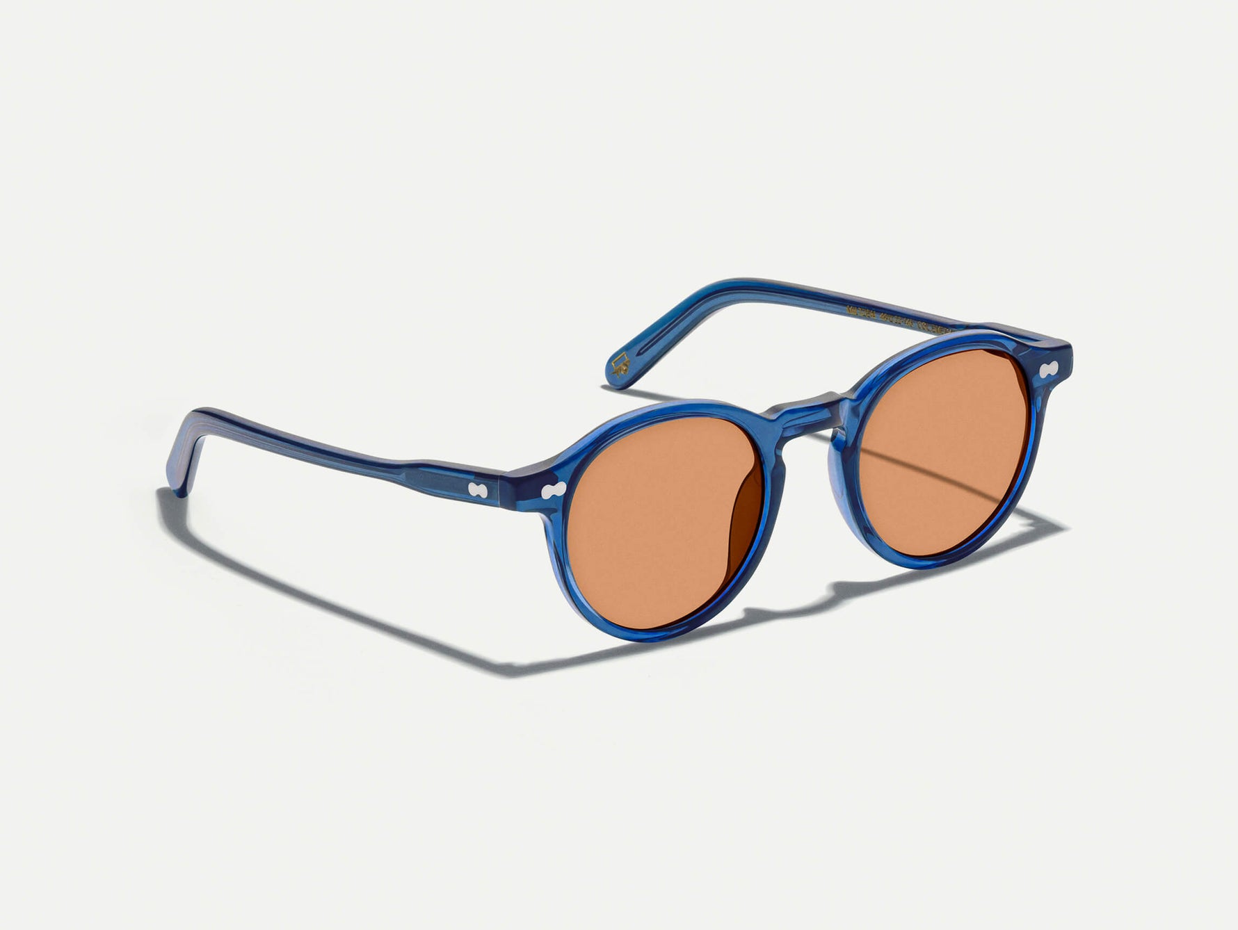 The MILTZEN in Sapphire with AMBER+ Lenses
