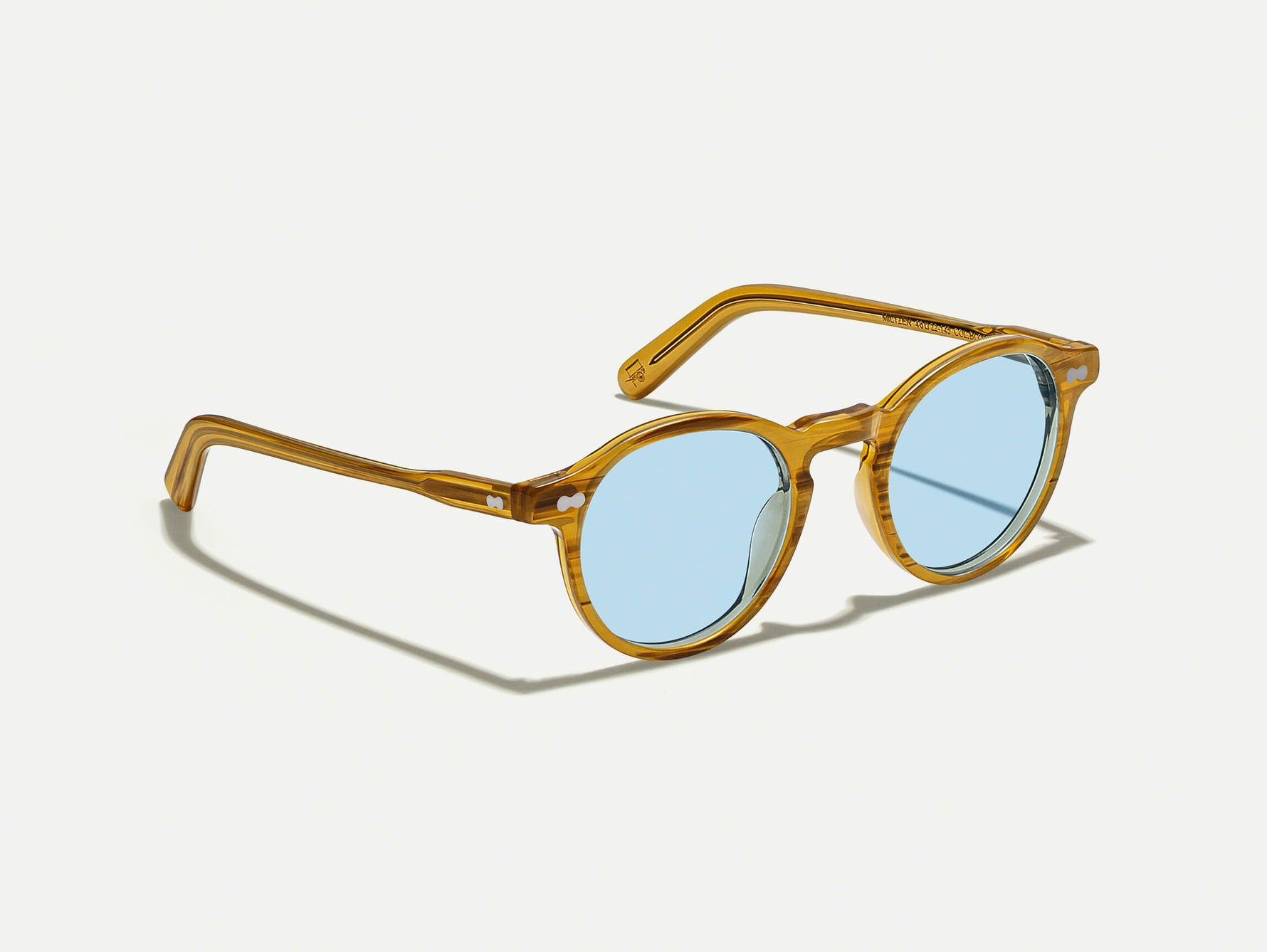 De MILTZEN in Blonde met BLUE+ lenzen
