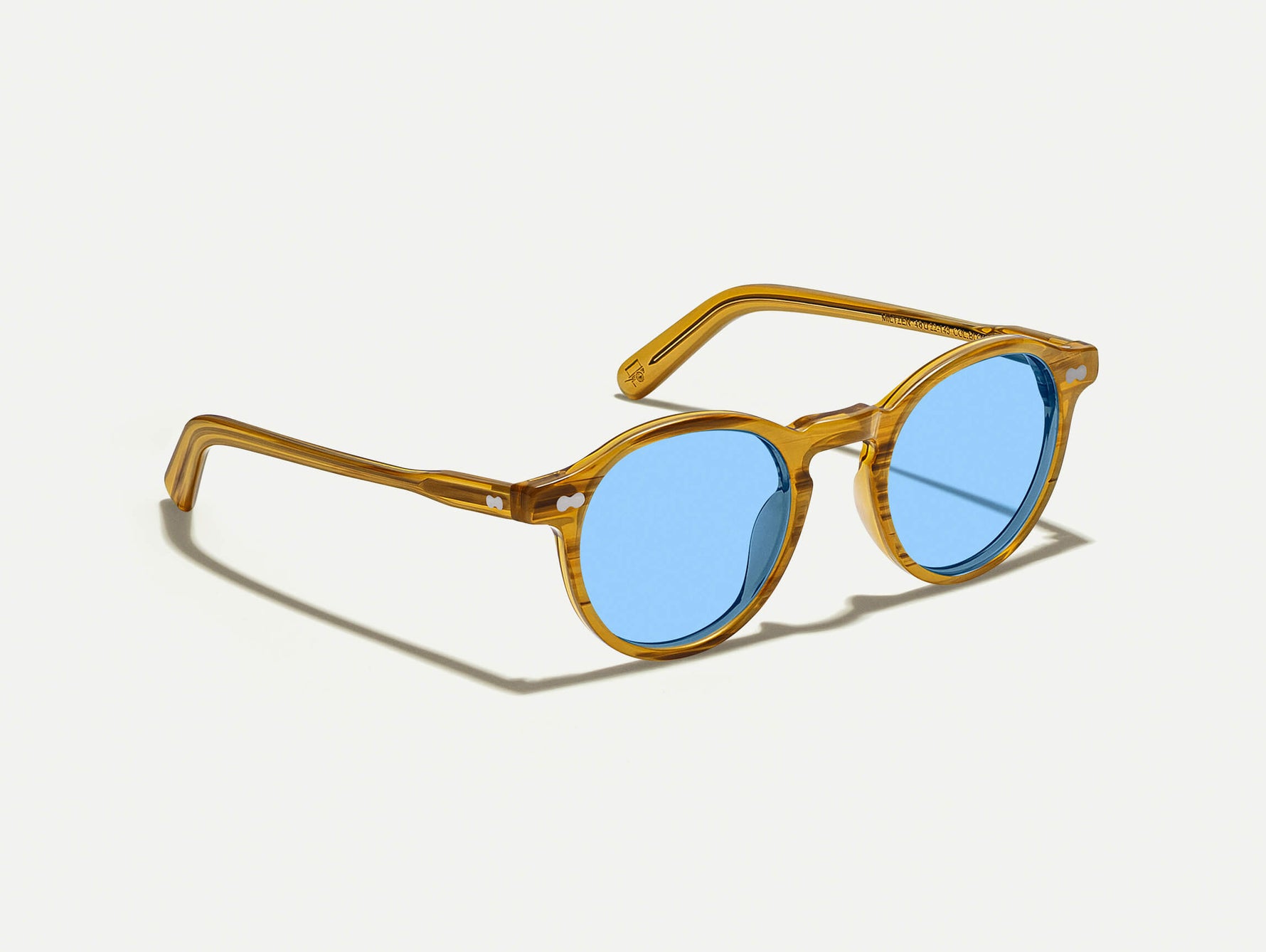 De MILTZEN in Blonde met BLUE+ lenzen