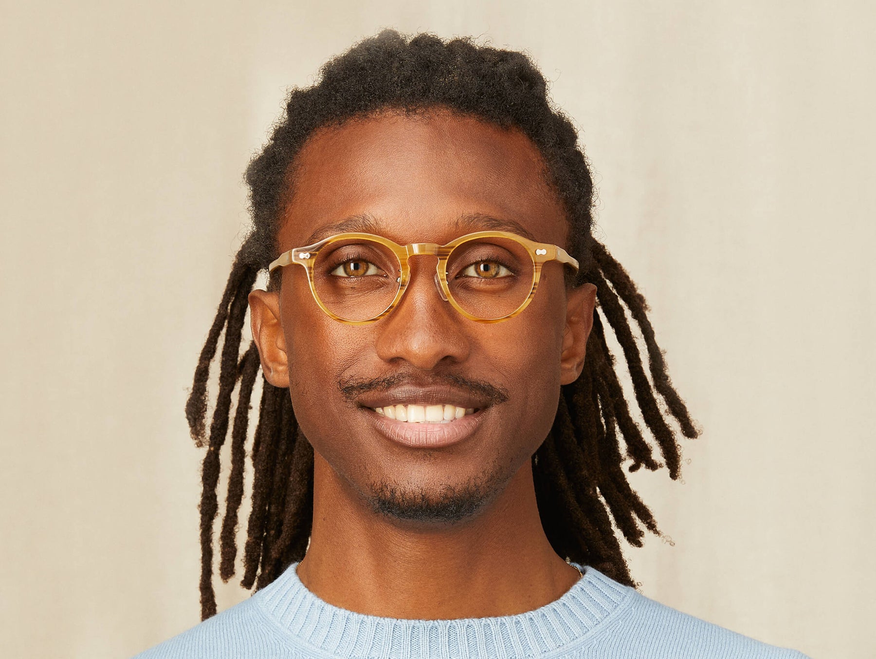 Model is wearing The MILTZEN W/ METAL NOSE PADS in size 46 in Blonde