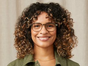 Model is wearing The MOMZA in size 49 in Sage