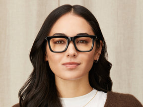 Model is wearing The RIZIK in size 49 in Black