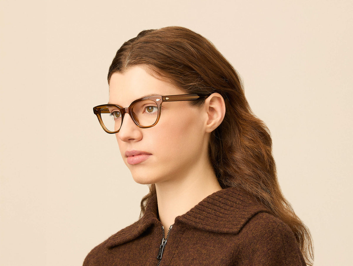 Model is wearing The SHANEKITE in size 49 in Cognac