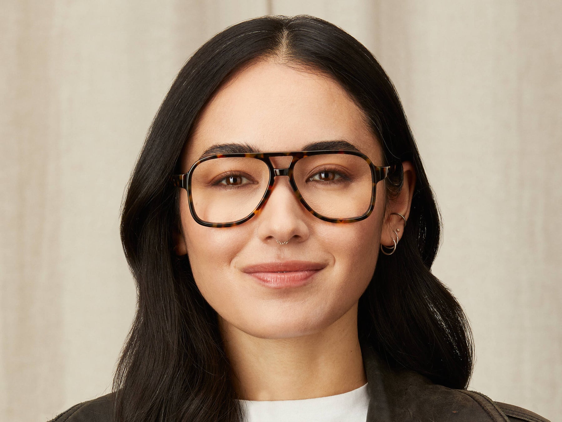 Model is wearing The SHEISTER in size 54 in Tortoise