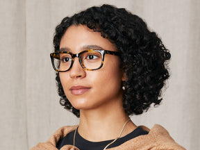 Model is wearing The SHIDDOCK in size 52 in Tokyo Tortoise