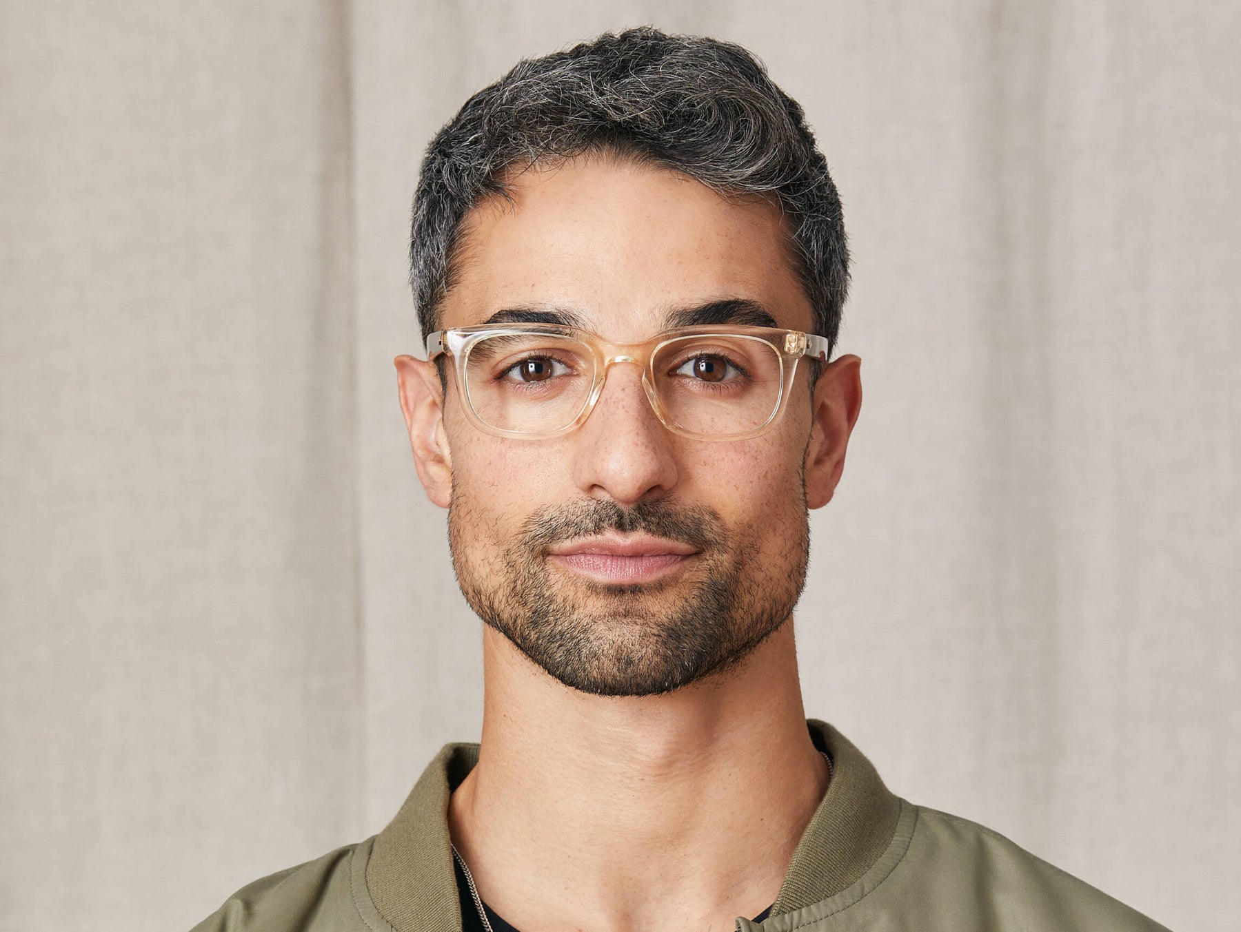 Model is wearing The SHIDDOCK in size 49 in Flesh/Tortoise