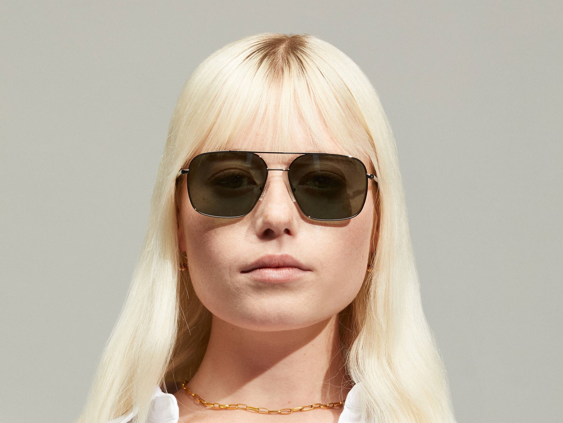 Model is wearing The SHTARKER SUN in Gunmetal in size 57 with G-15 Lenses