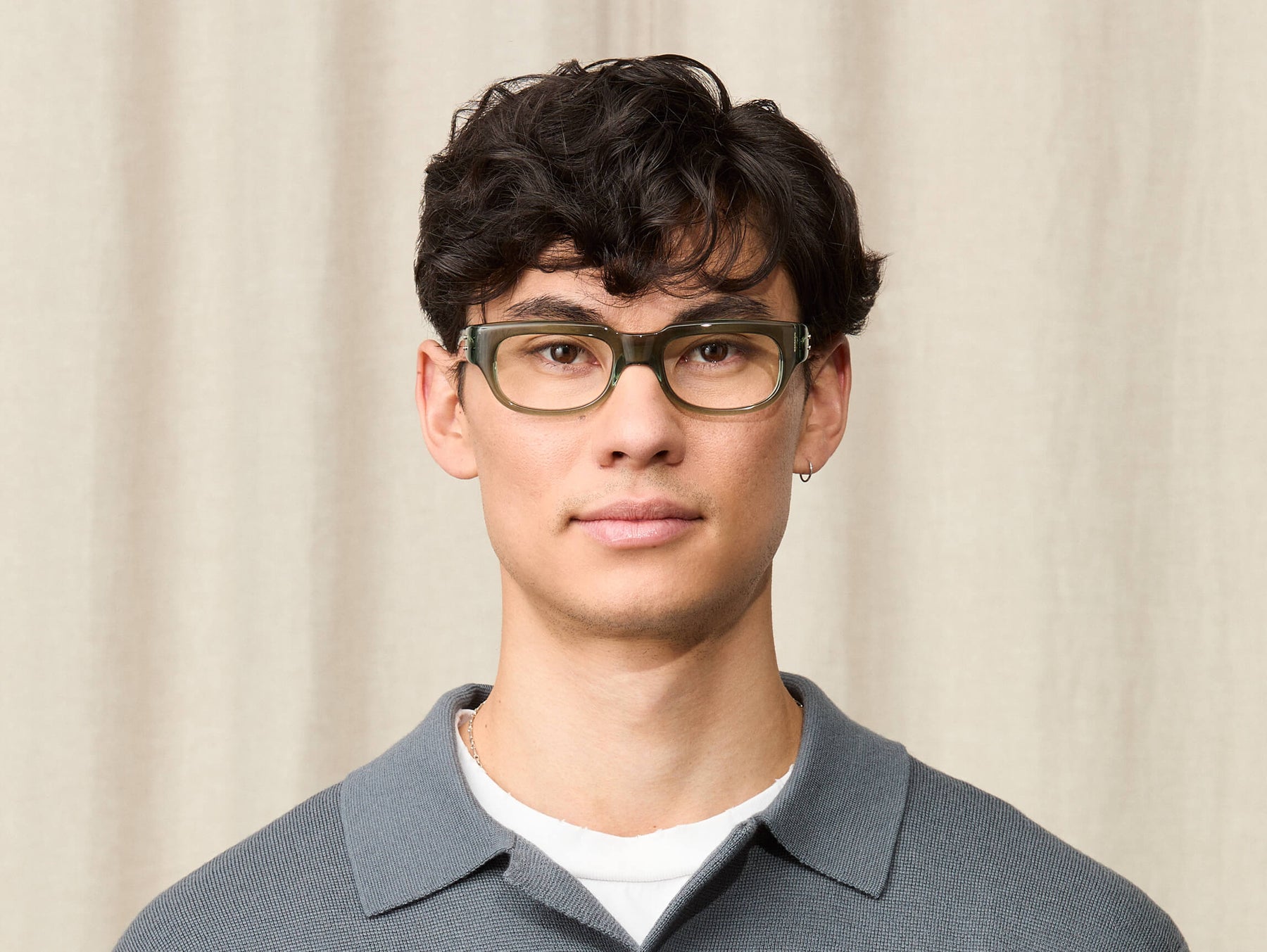 Model in wearing The SHTUP in size 51 in Pine