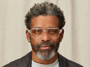 Model is wearing The SHVITZ in size 57 in Crystal