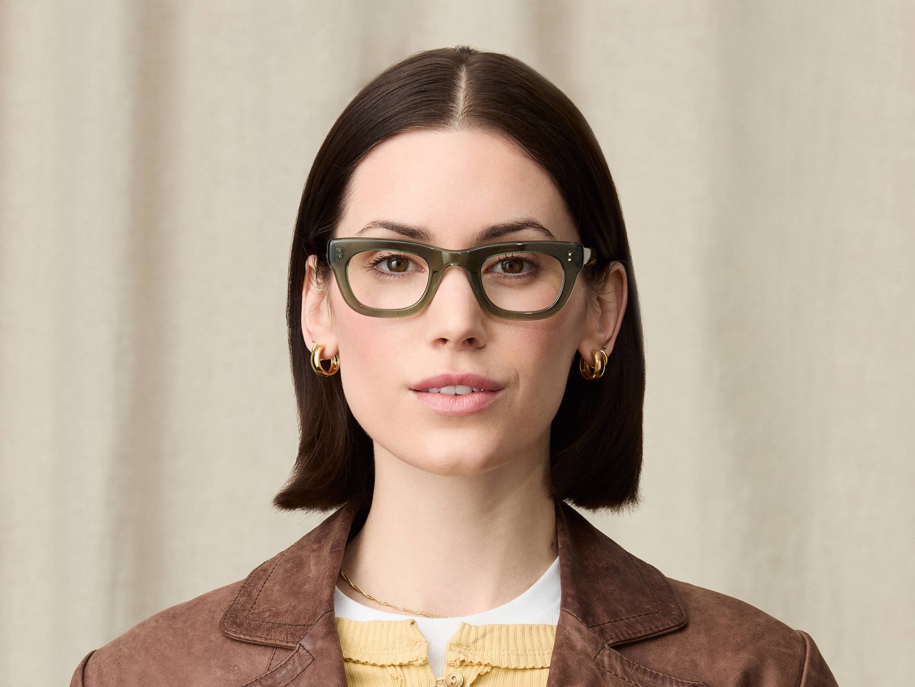 Model is wearing The SPILKES in size 45 in Pine