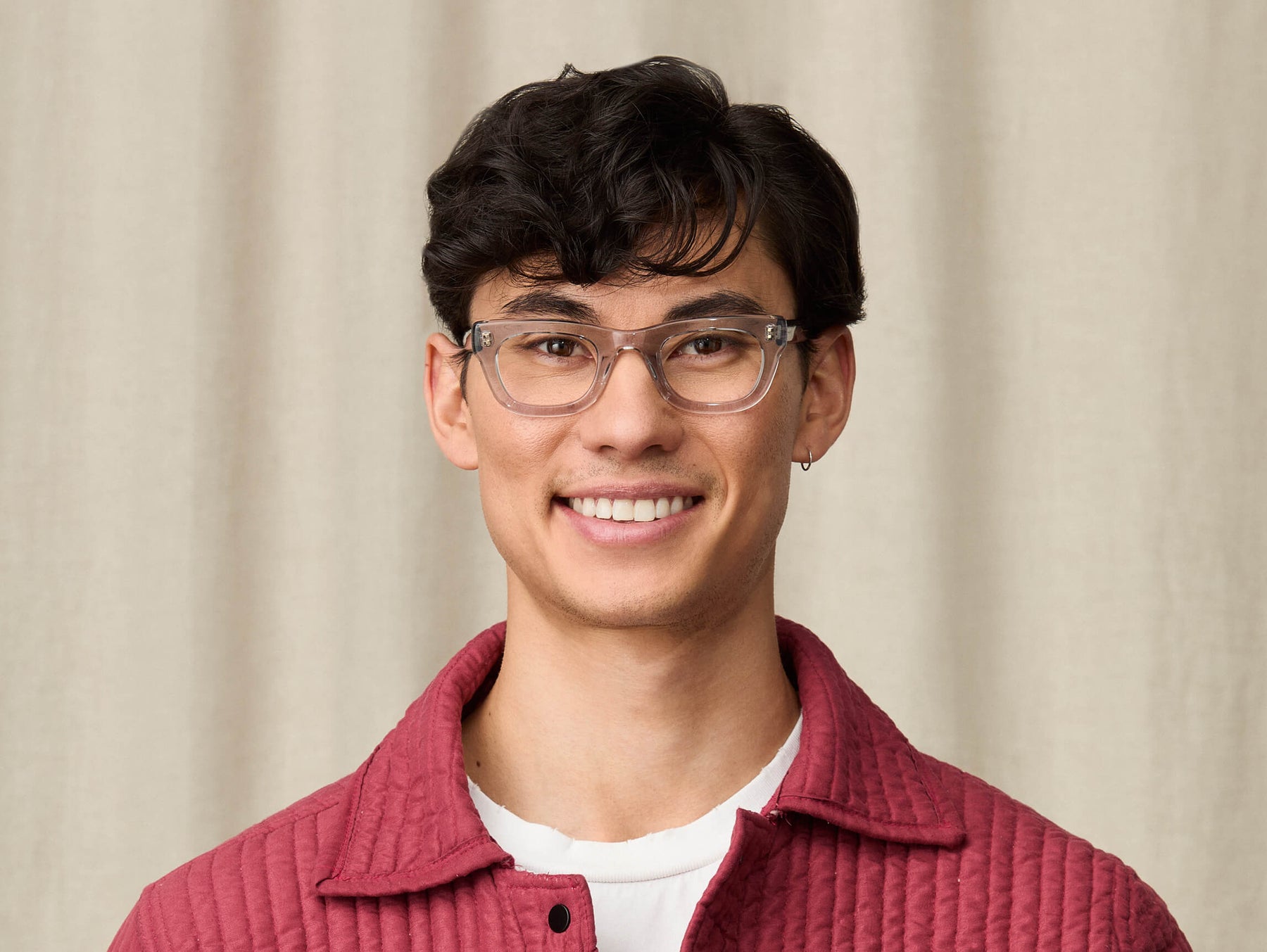 Model is wearing The SPILKES in size 45 in Light Grey