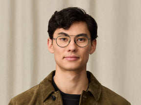 Model is wearing The TRAIF in size 52 in Pine