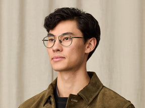 Model is wearing The TRAIF in size 52 in Pine