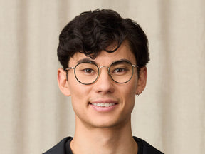 Model is wearing The ZEV in size 49 in Dark Green