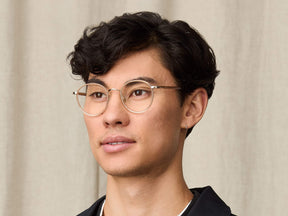 Model is wearing The ZEV in size 49 in Cinnamon