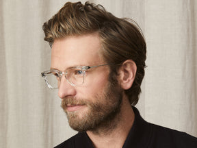 Model is wearing The GELT in size 46 in Crystal