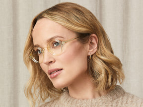 Model is wearing The ZOLMAN in size 42 in Flesh