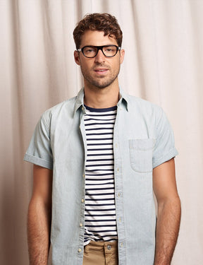 Model is wearing The AVRAM in size 52 in Dark Havana