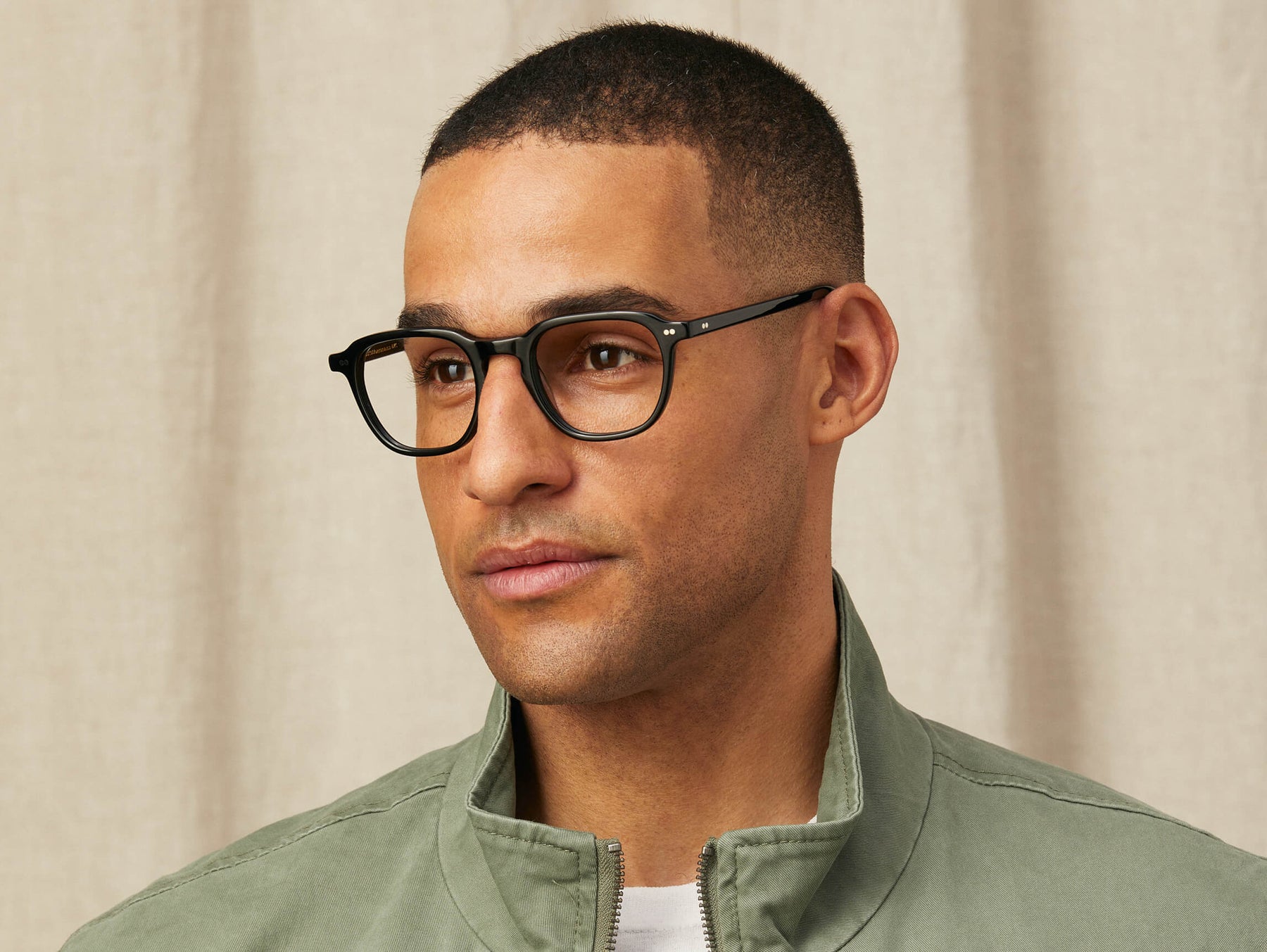 Model is wearing The BILLIK in size 50 in Black