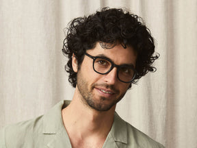 Model is wearing The BILLIK in size 47 in Black